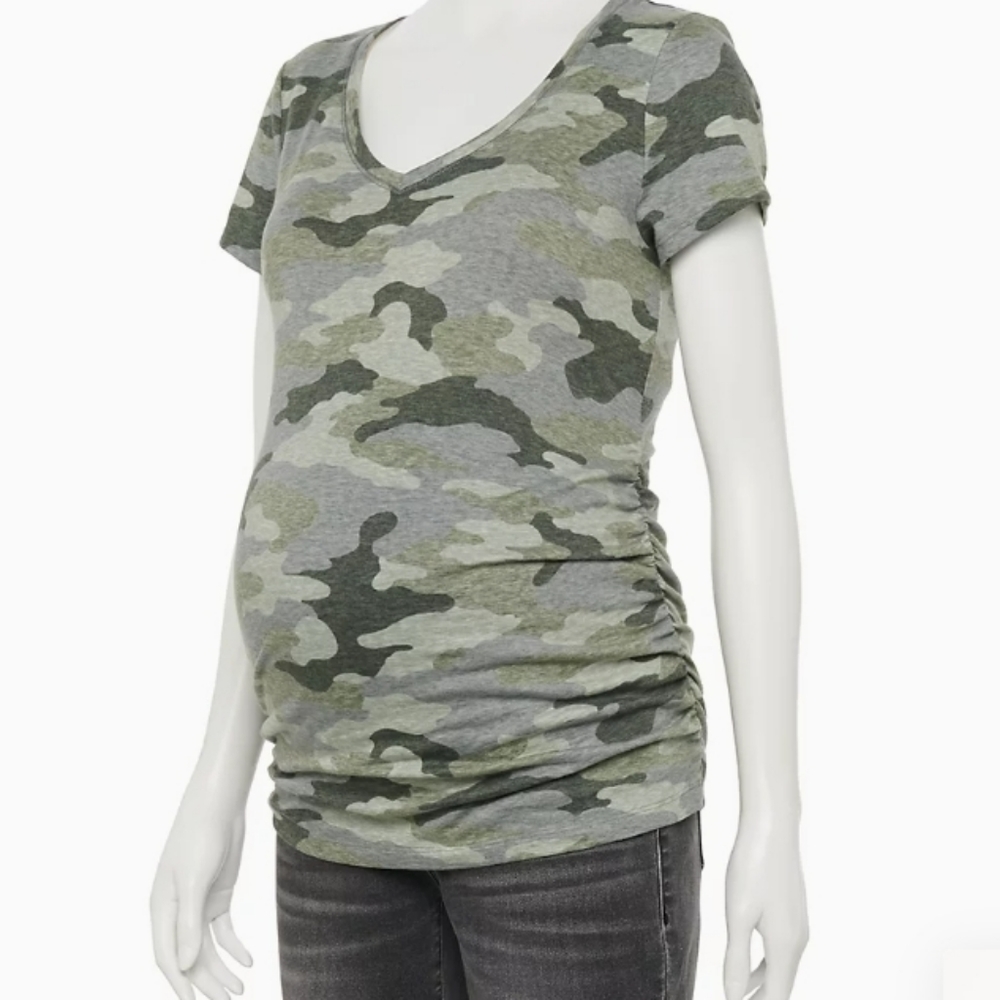 A Glow Maternity Tshirt